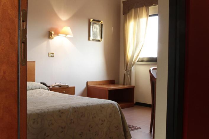 Hotel City Piacenza Camera foto