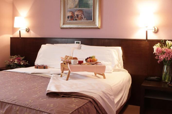 Hotel City Piacenza Camera foto