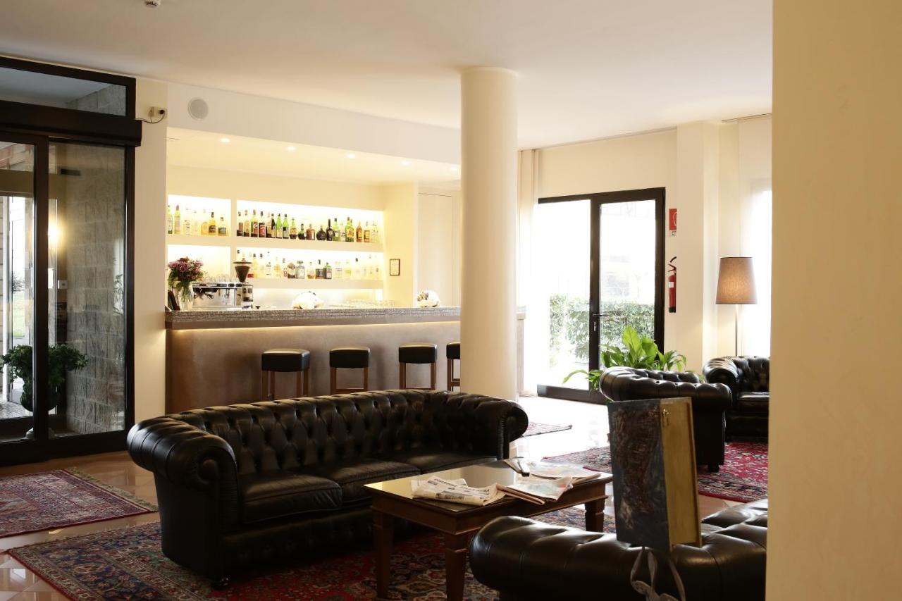 Hotel City Piacenza Esterno foto