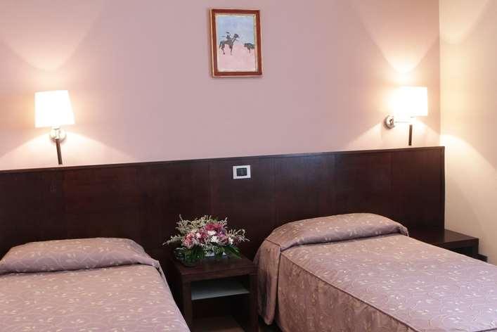 Hotel City Piacenza Camera foto