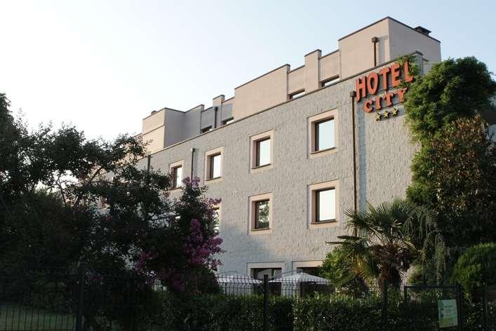 Hotel City Piacenza Esterno foto